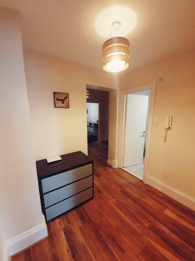 41 Catharine Street Apartment *